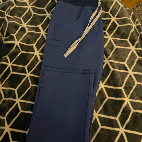 Selling all my scrub pants no longer fit me worn only once probably each one . - Picture 6 of 16